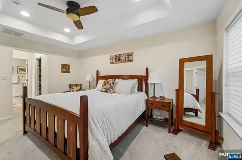 24 Pineview Drive Waldwick NJ 07463