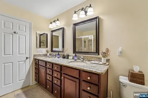 24 Pineview Drive Waldwick NJ 07463