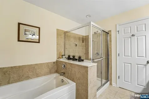 24 Pineview Drive Waldwick NJ 07463