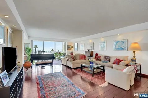 1530 Palisade Avenue Fort Lee NJ 07024