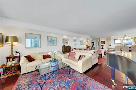 1530 Palisade Avenue Fort Lee NJ 07024