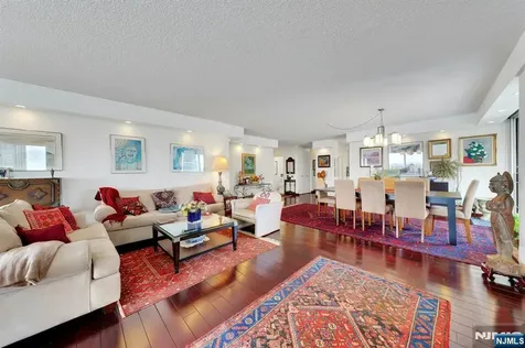 1530 Palisade Avenue Fort Lee NJ 07024