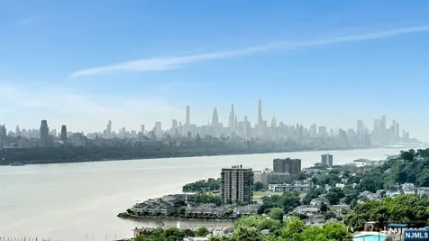1530 Palisade Avenue Fort Lee NJ 07024