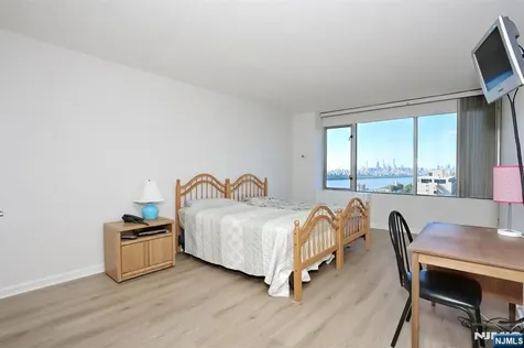 5 Horizon Fort Lee NJ 07024