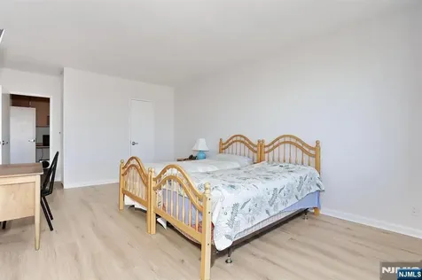 5 Horizon Fort Lee NJ 07024