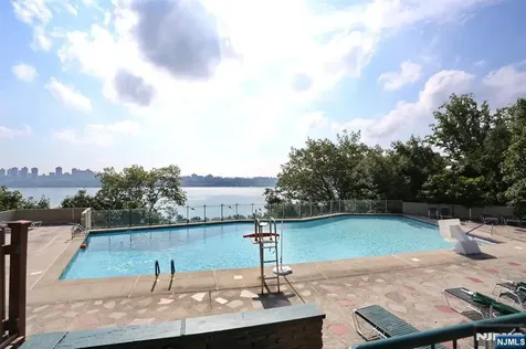 5 Horizon Fort Lee NJ 07024