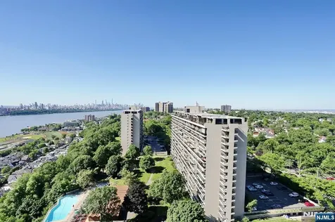 5 Horizon Fort Lee NJ 07024