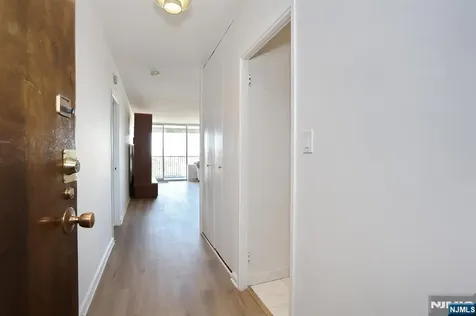 5 Horizon Fort Lee NJ 07024