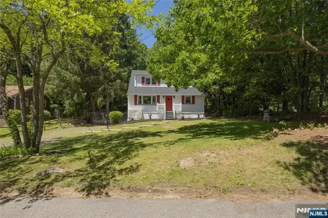 39 Broadway West Milford NJ 07480