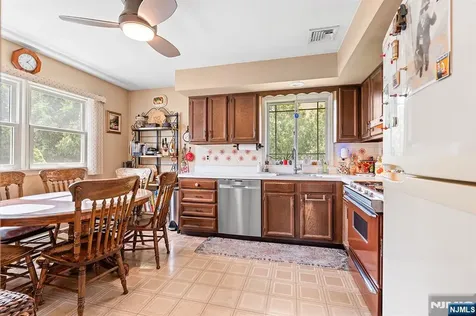 2 Violet Court Bergenfield NJ 07621