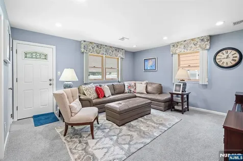 2 Violet Court Bergenfield NJ 07621