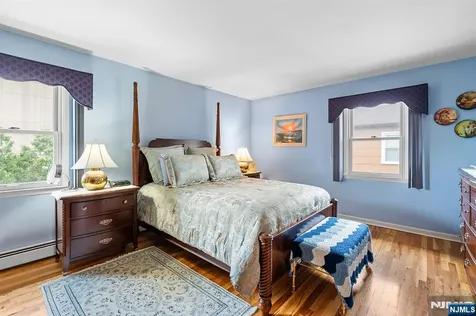 2 Violet Court Bergenfield NJ 07621