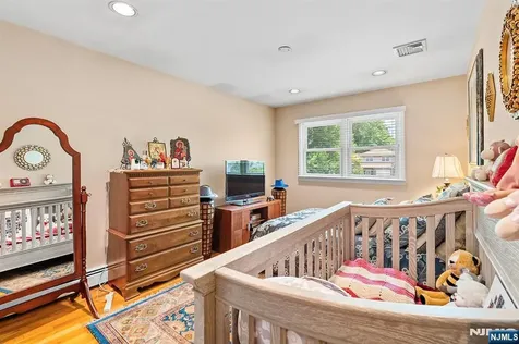 2 Violet Court Bergenfield NJ 07621