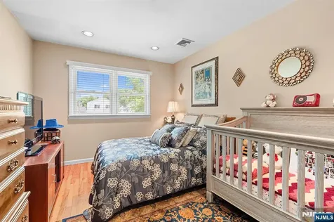 2 Violet Court Bergenfield NJ 07621