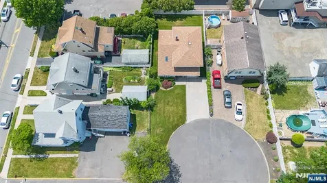 2 Violet Court Bergenfield NJ 07621