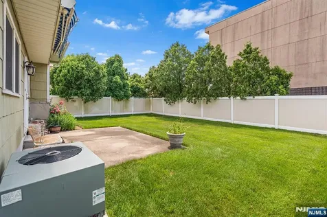 2 Violet Court Bergenfield NJ 07621