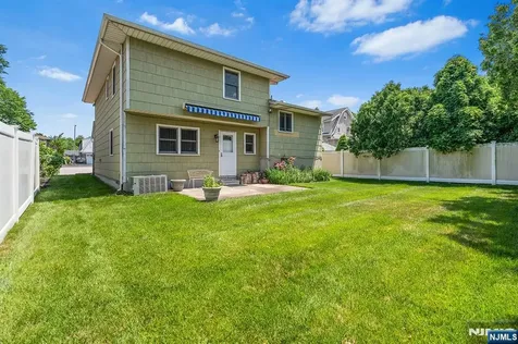 2 Violet Court Bergenfield NJ 07621
