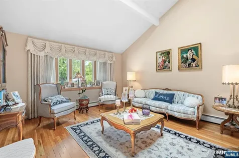 2 Violet Court Bergenfield NJ 07621