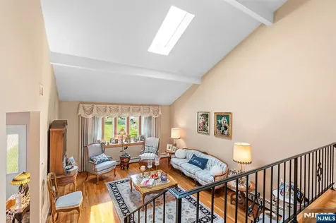 2 Violet Court Bergenfield NJ 07621