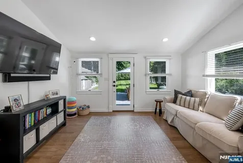 979 Salem Lane Ridgewood NJ 07450