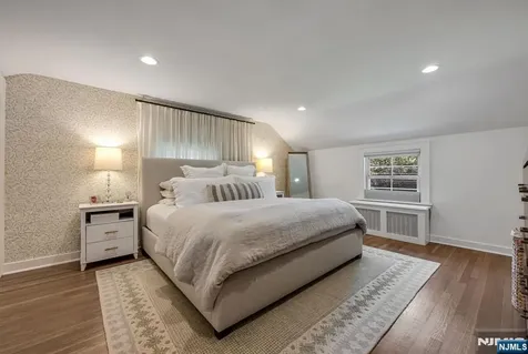 979 Salem Lane Ridgewood NJ 07450