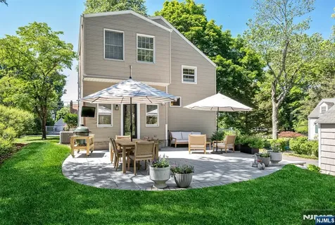 979 Salem Lane Ridgewood NJ 07450