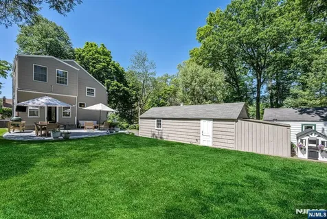 979 Salem Lane Ridgewood NJ 07450