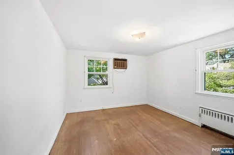 212 Grove Avenue Verona NJ 07044