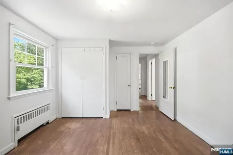 212 Grove Avenue Verona NJ 07044