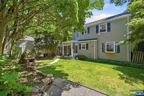212 Grove Avenue Verona NJ 07044