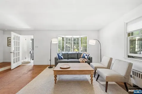 212 Grove Avenue Verona NJ 07044