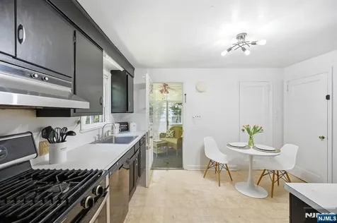 212 Grove Avenue Verona NJ 07044