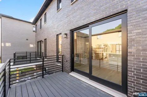 504 2nd Street Palisades Park NJ 07650