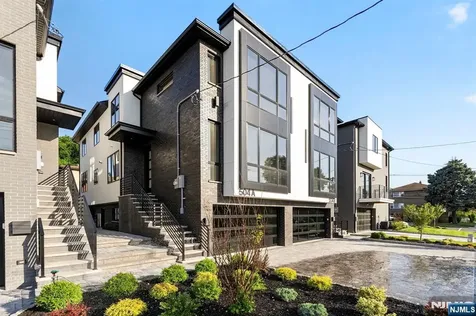 504 2nd Street Palisades Park NJ 07650