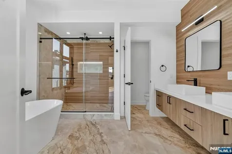 504 2nd Street Palisades Park NJ 07650