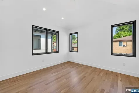 504 2nd Street Palisades Park NJ 07650