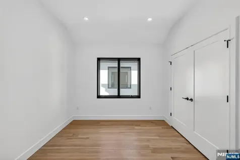504 2nd Street Palisades Park NJ 07650