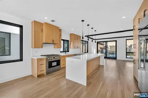 504 2nd Street Palisades Park NJ 07650