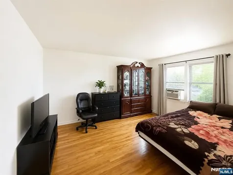 121 Edsall Avenue Palisades Park NJ 07650