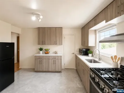 121 Edsall Avenue Palisades Park NJ 07650