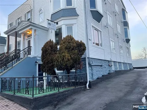 17 Hilliard Avenue Edgewater NJ 07020