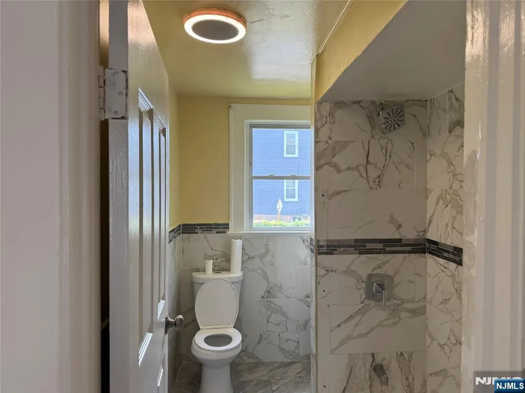 179 Laurel Avenue Irvington NJ 07111