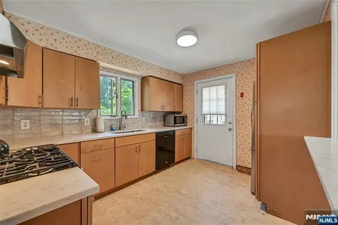 21 Butler Place Wanaque NJ 07420