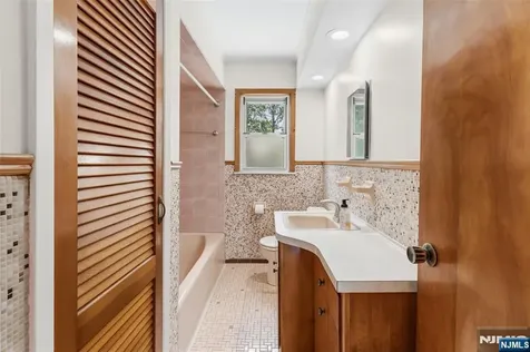 78 E Almira Street Bloomfield NJ 07003