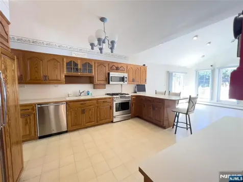 36 Deer Trail Road Hillsdale NJ 07642