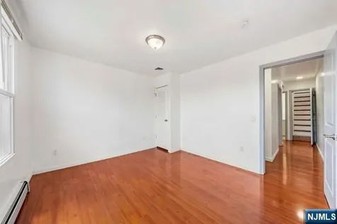 19 Intervale Road Teaneck NJ 07666