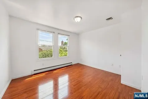 19 Intervale Road Teaneck NJ 07666