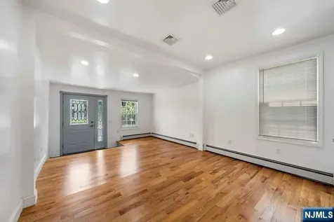 19 Intervale Road Teaneck NJ 07666