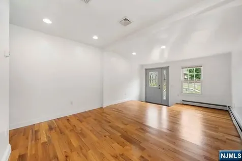 19 Intervale Road Teaneck NJ 07666