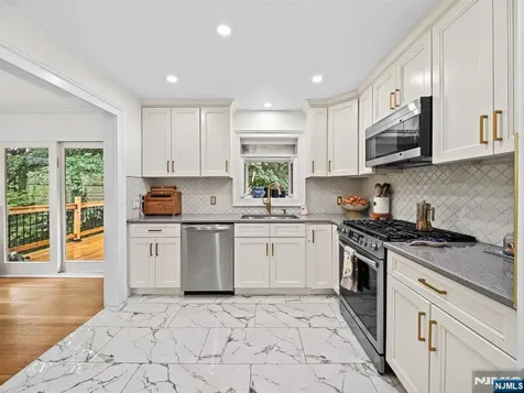 17 Ravine Court Clifton NJ 07013